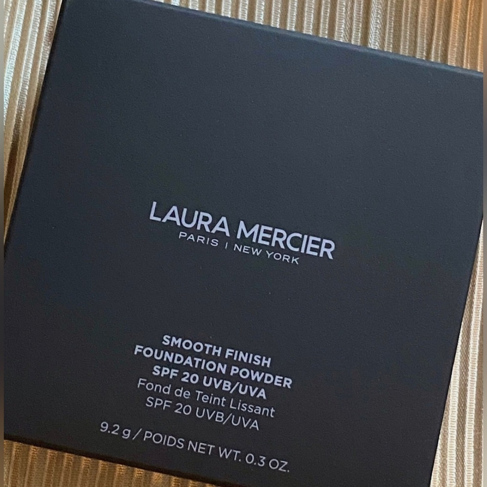 Laura Mercier Smooth Finish Foundation Powder SPF 20 UVB/UVA- 1N2 02